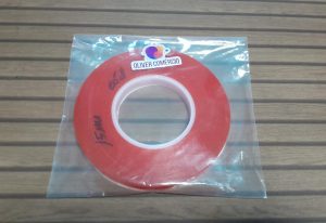 FITA DUPLA FACE TRANSPARENTE/PET LINE VERMELHA 9mm X 50m - CÓD 1464